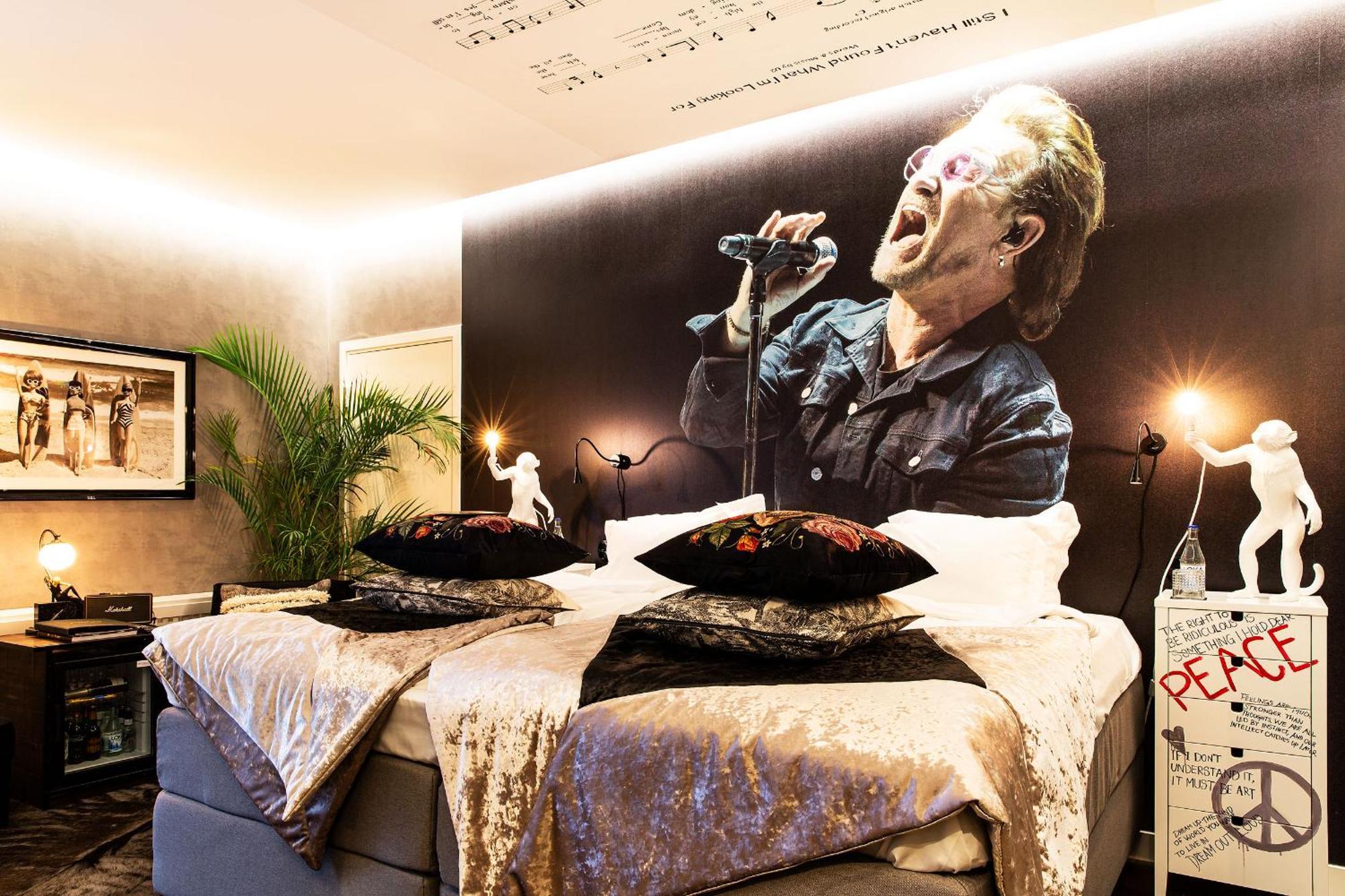 Bomans Hotell I Троса Екстериор снимка