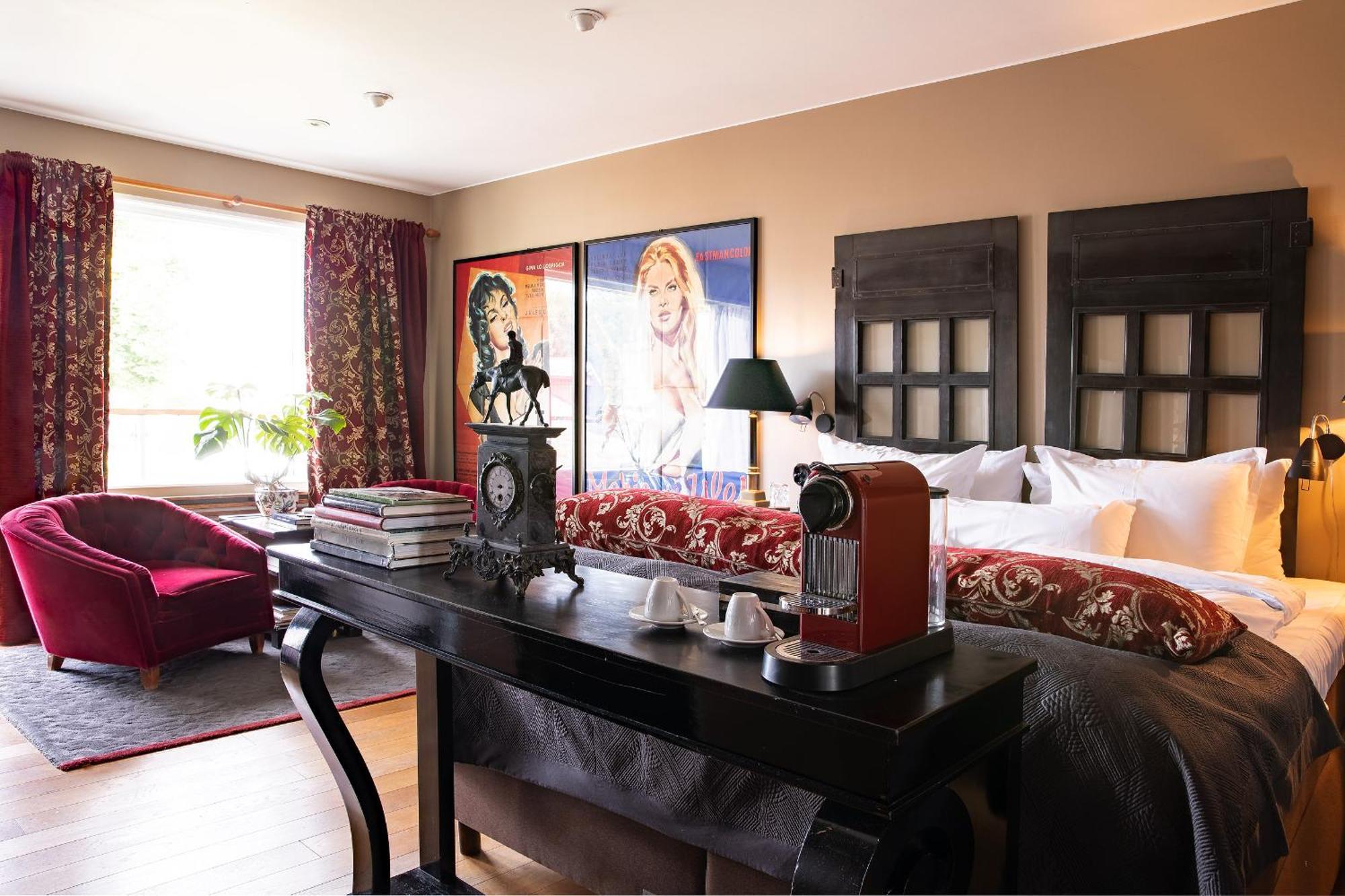 Bomans Hotell I Троса Екстериор снимка