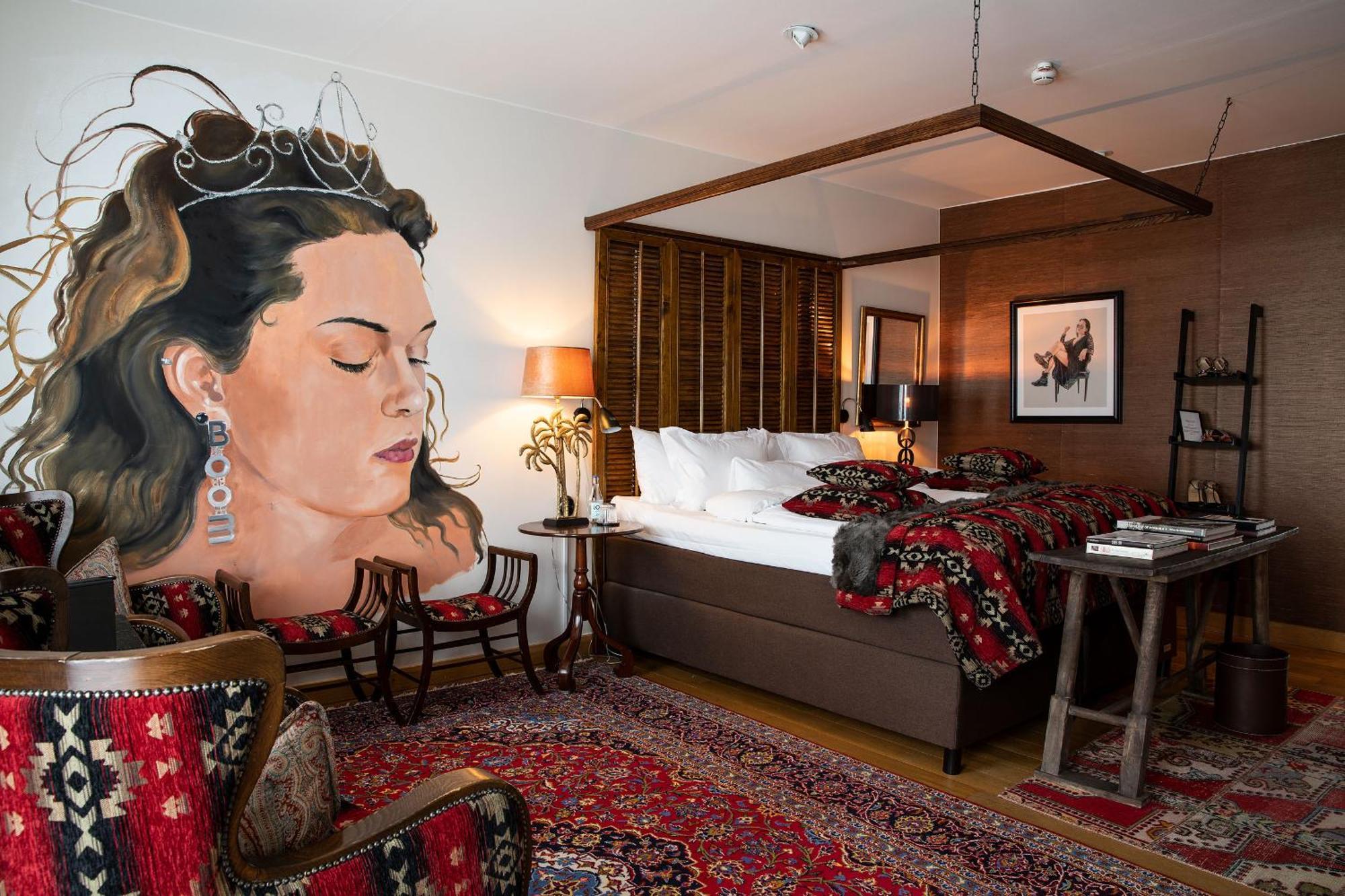 Bomans Hotell I Троса Екстериор снимка