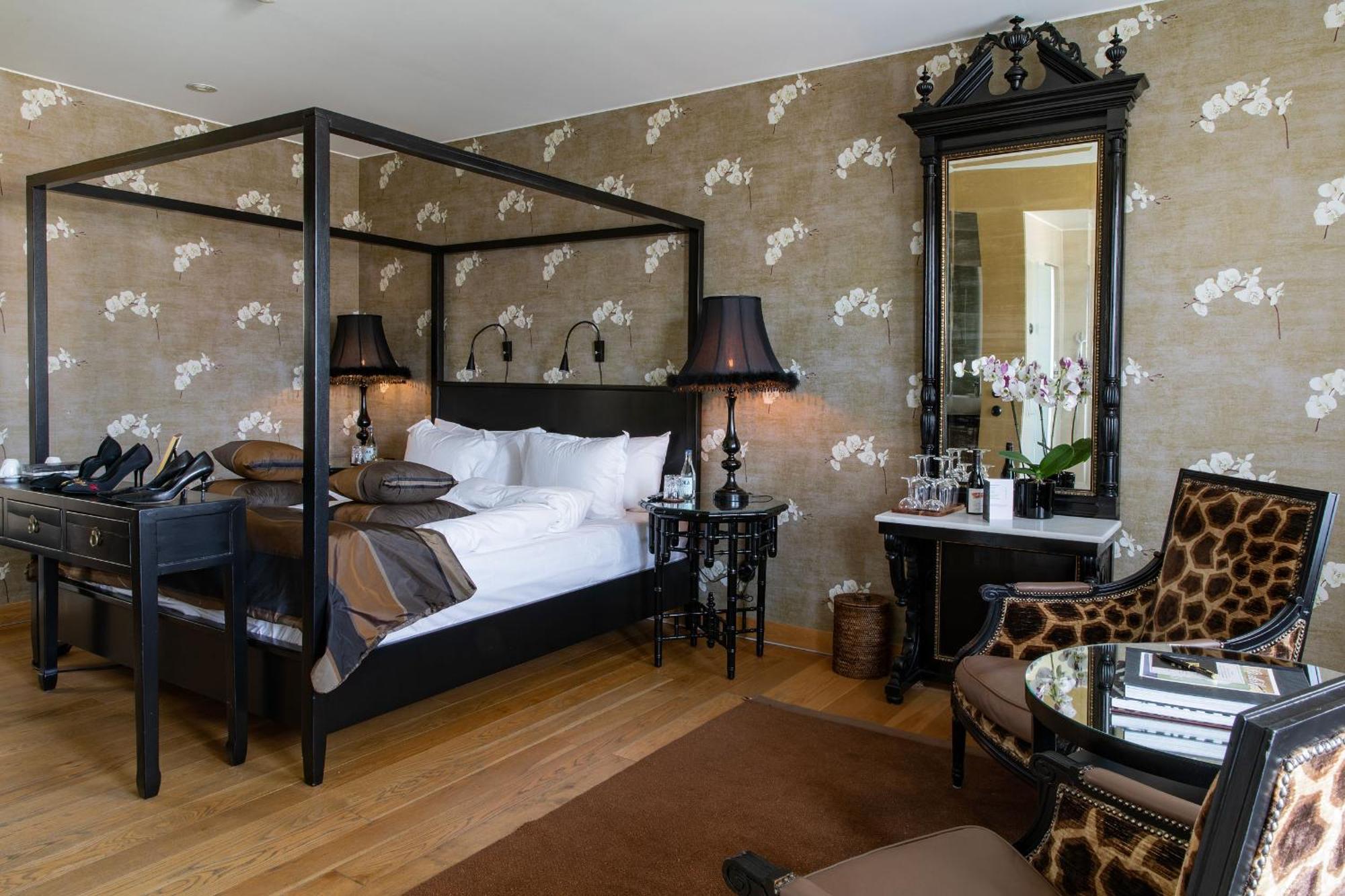 Bomans Hotell I Троса Екстериор снимка