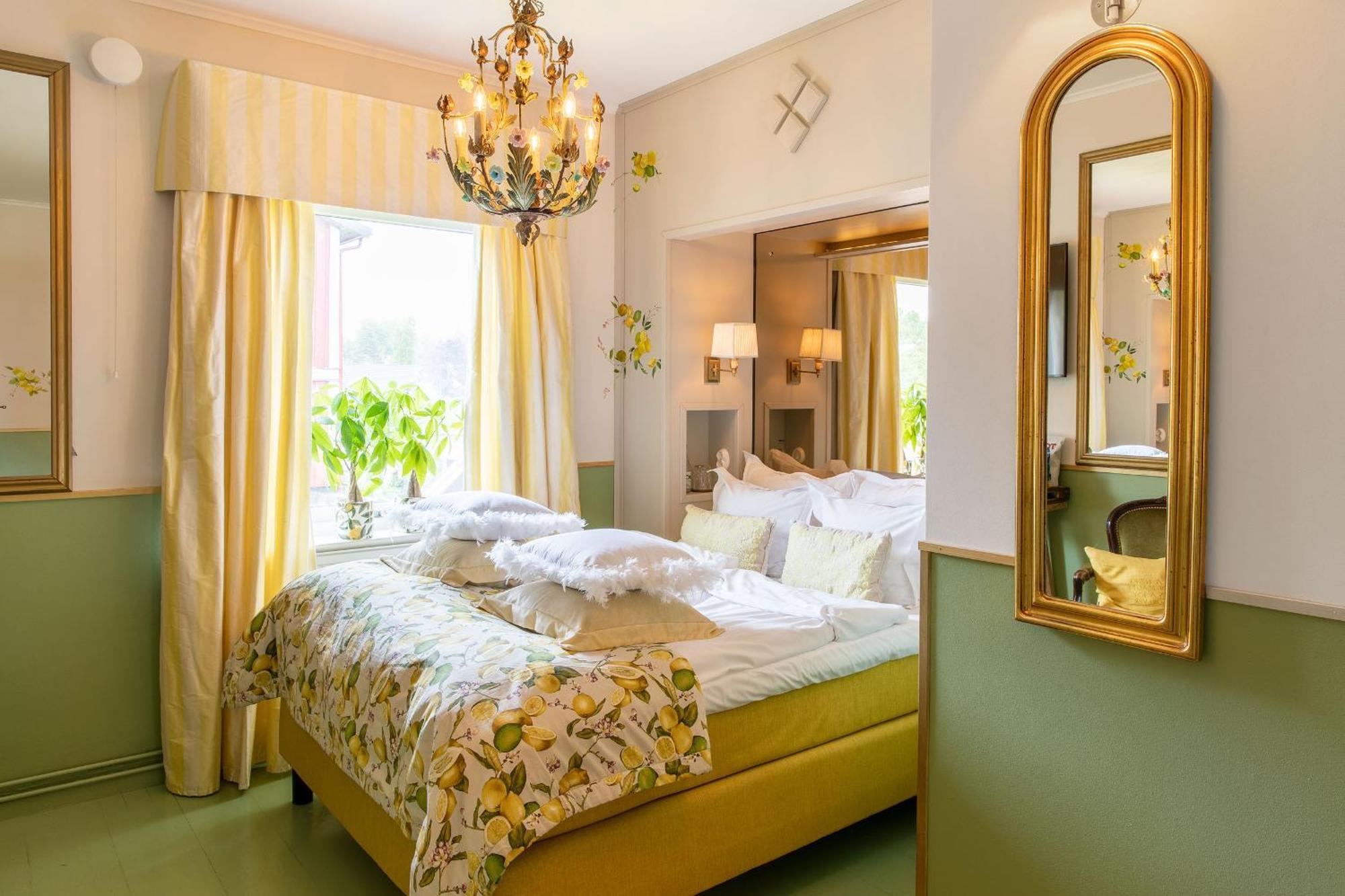 Bomans Hotell I Троса Екстериор снимка