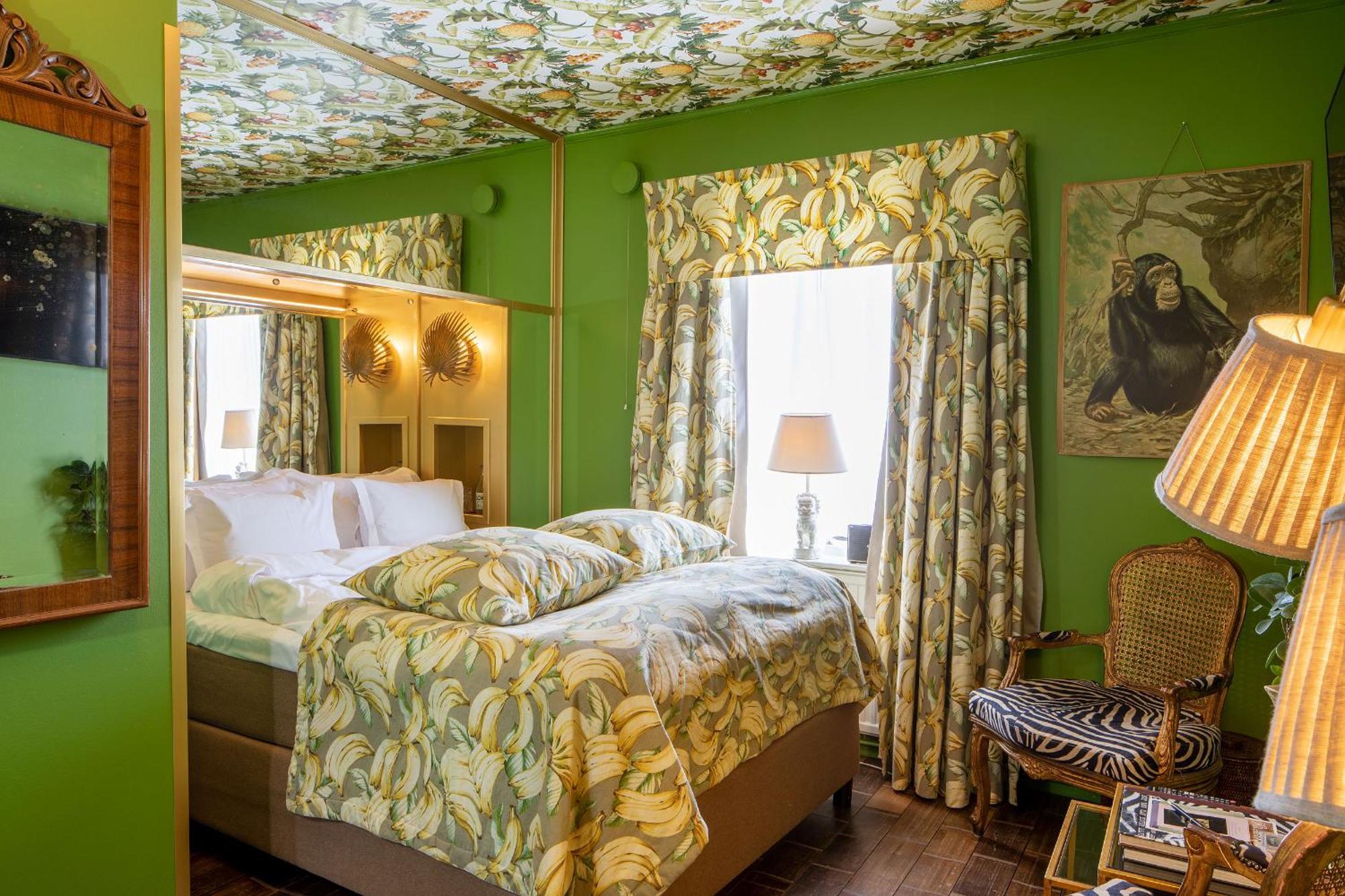 Bomans Hotell I Троса Екстериор снимка