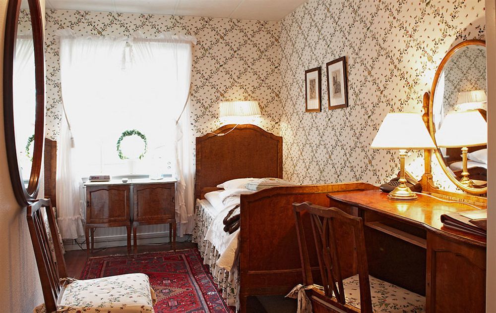 Bomans Hotell I Троса Екстериор снимка
